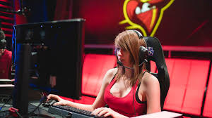 【LoL】プロゲーマーの「レミリア」24歳で死去 彼女の人物紹介