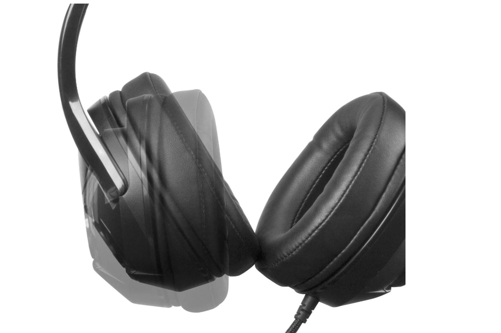 AmazonBasics-Gaming-Headset-ear
